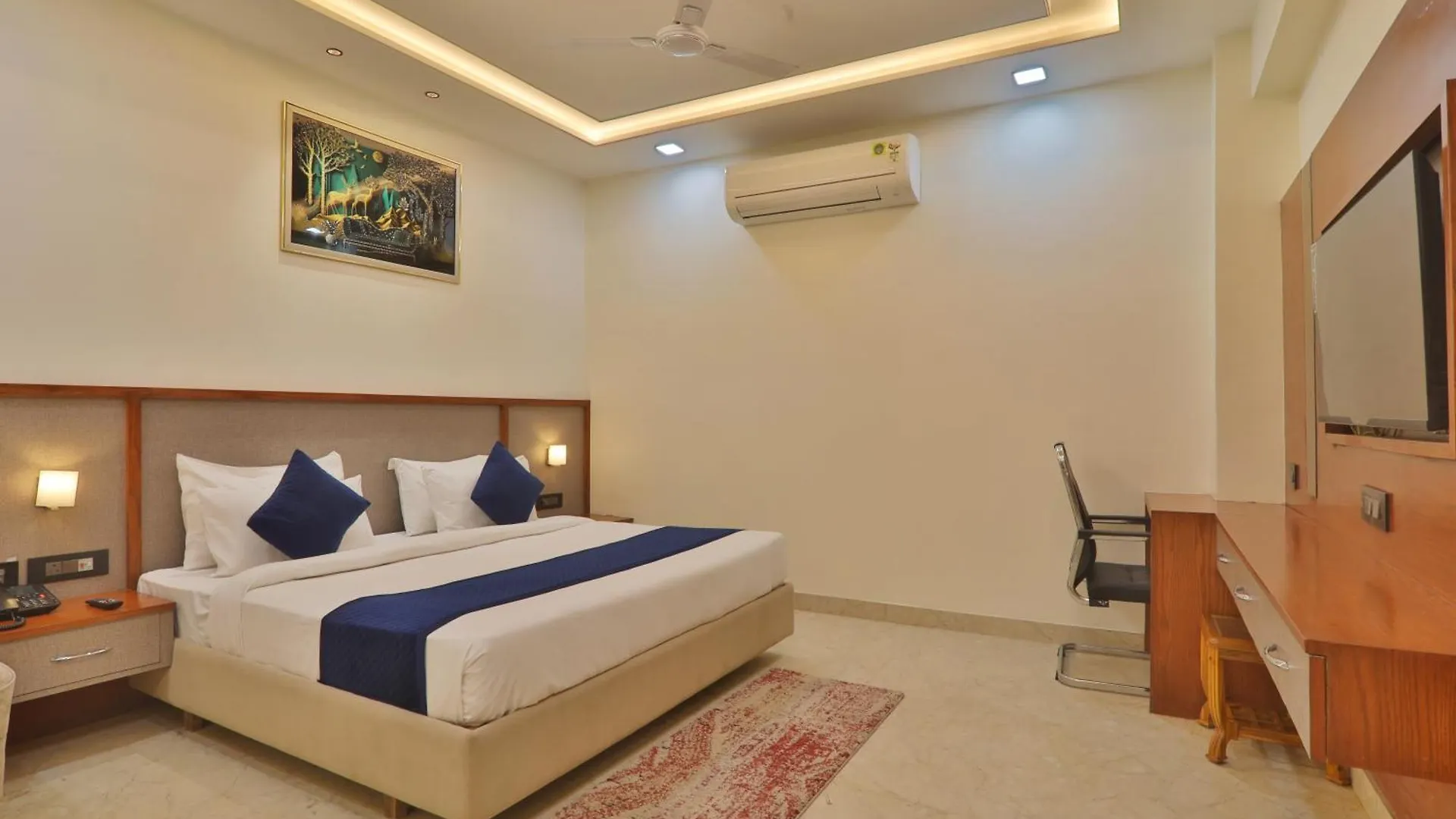 Premuim The Grand Luxury Collection Hotel In Agra Near Taj Mahal 3*, Agra (Uttar Pradesh)